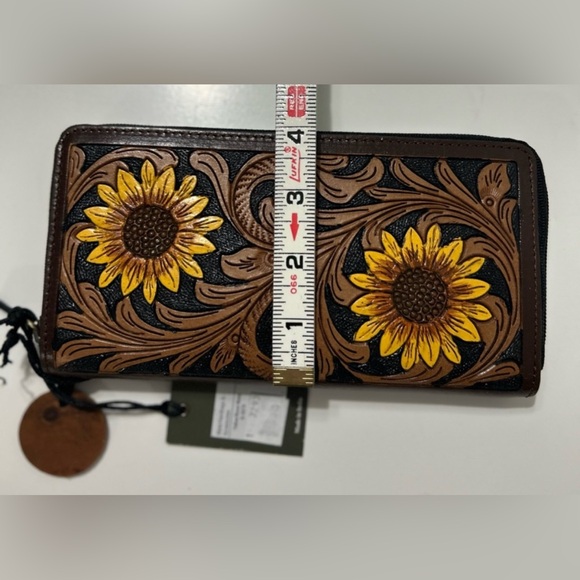 NWT Tote Purse and NWT Wallet - Picture 12 of 13